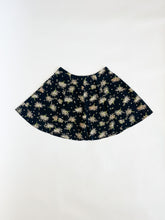 Load image into Gallery viewer, Vintage 90s High Rise Wide Leg Shorts Waist 29”