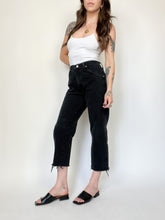 Load image into Gallery viewer, Vintage 90s Wrangler Mid Rise Jeans Waist 32”