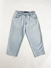 Load image into Gallery viewer, Vintage 90s Levis Silver Tab Baggy Jeans Waist 34”