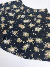 Load image into Gallery viewer, Vintage 90s High Rise Wide Leg Shorts Waist 29”