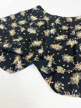 Load image into Gallery viewer, Vintage 90s High Rise Wide Leg Shorts Waist 29”