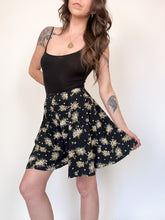 Load image into Gallery viewer, Vintage 90s High Rise Wide Leg Shorts Waist 29”