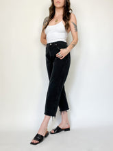 Load image into Gallery viewer, Vintage 90s Wrangler Mid Rise Jeans Waist 32”