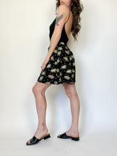 Load image into Gallery viewer, Vintage 90s High Rise Wide Leg Shorts Waist 29”