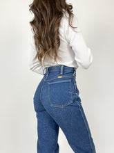 Load image into Gallery viewer, Vintage 70s Rustler Dark Wash Jeans Waist 32”