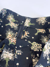 Load image into Gallery viewer, Vintage 90s High Rise Wide Leg Shorts Waist 29”