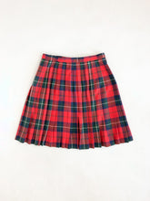 Load image into Gallery viewer, Vintage 80s Red and Green Pleated Kilt Waist 32”
