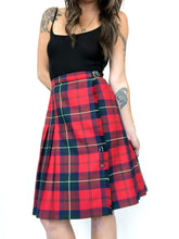 Load image into Gallery viewer, Vintage 80s Red and Green Pleated Kilt Waist 32”