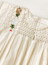 Load image into Gallery viewer, Vintage Embroidered Floral Crochet and Linen Top