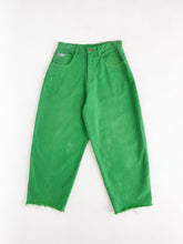 Load image into Gallery viewer, Vintage 90s Cross Colours Green High Rise Baggy Jeans Waist 31/32”