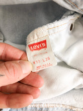 Load image into Gallery viewer, Vintage 70s/80s Levis 550 Light Wash Raw Hem High Rise Jeans Waist 29”