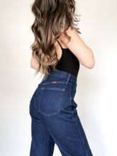 Load image into Gallery viewer, Vintage 90s Rustler Dark Wash High Rise Jeans Waist 30”