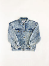 Load image into Gallery viewer, Vintage 80s/90s Weathered Blues Acid Wash Denim Jacket