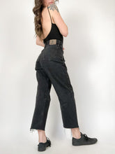 Load image into Gallery viewer, Vintage 90s Wrangler Raw Hem High Rise Black Denim Jeans Waist 30”