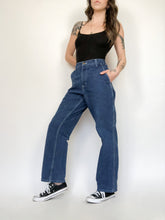 Load image into Gallery viewer, Vintage 90s Carhartt Carpenter Jeans Waist 30”