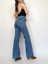 Load image into Gallery viewer, Vintage 70s Levis Mid Rise Orange Tab Flares Waist 29”