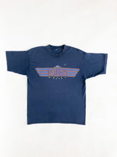 Load image into Gallery viewer, Vintage 1998 Sturgis Rally Navy Blue Wolf Moon Tee Size M