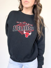 Load image into Gallery viewer, Vintage 90s Chicago Bulls Logo 7 Crewneck Sweater