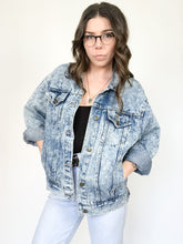 Load image into Gallery viewer, Vintage 80s/90s Weathered Blues Acid Wash Denim Jacket