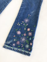 Load image into Gallery viewer, Vintage Y2K GAP Embroidered Floral Flared Mid Rise Jeans Waist 27”