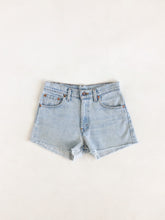 Load image into Gallery viewer, Vintage 90s Levis Light Wash Cut Off Jean Shorts Waist 28”