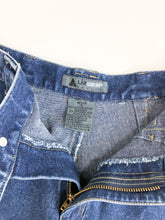 Load image into Gallery viewer, Vintage 80s/90s LizWear Dark Wash High Rise Stirrup Jeans Waist 24/25”
