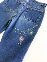 Load image into Gallery viewer, Vintage Y2K GAP Embroidered Floral Flared Mid Rise Jeans Waist 27”
