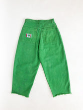 Load image into Gallery viewer, Vintage 90s Cross Colours Green High Rise Baggy Jeans Waist 31/32”