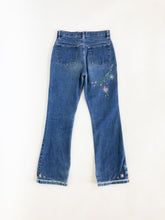 Load image into Gallery viewer, Vintage Y2K GAP Embroidered Floral Flared Mid Rise Jeans Waist 27”