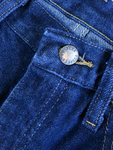 Load image into Gallery viewer, Vintage 90s Rustler Dark Wash High Rise Jeans Waist 30”