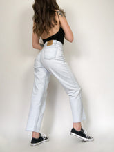 Load image into Gallery viewer, Vintage 70s/80s Levis 550 Light Wash Raw Hem High Rise Jeans Waist 29”