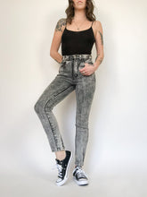 Load image into Gallery viewer, Vintage 80s Traffic Grey Acid Wash Stretchy High Rise Skinny Jeans Waist 26/27”