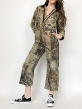 Load image into Gallery viewer, Vintage Walls Camouflage Insulated Coveralls Size Youth 14