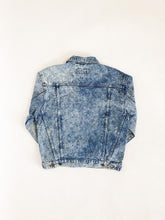 Load image into Gallery viewer, Vintage 80s/90s Weathered Blues Acid Wash Denim Jacket