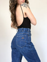 Load image into Gallery viewer, Vintage 80s Chic by h.i.s High Rise Straight Leg Jeans Waist 29”