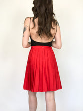 Load image into Gallery viewer, Vintage 80s Red Pleated Skirt Waist 27”/28”