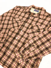 Load image into Gallery viewer, Vintage 70s Pendleton Virgin Wool Plaid Flannel