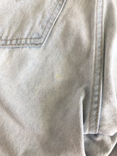 Load image into Gallery viewer, Vintage 70s/80s Levis 550 Light Wash Raw Hem High Rise Jeans Waist 29”