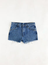 Load image into Gallery viewer, Vintage 90s Rustler High Rise Cut Off Shorts Waist 32/33”
