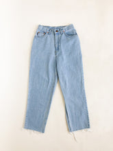 Load image into Gallery viewer, Vintage 90s Chic Light Wash High Rise Raw Hem Jeans Waist 28”