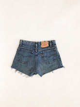 Load image into Gallery viewer, Vintage 80s Levis 550 Stone Wash Cut Off Shorts Waist 30”
