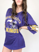 Load image into Gallery viewer, Vintage 90s Minnesota Vikings Jersey Shirt Size XL
