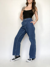 Load image into Gallery viewer, Vintage 90s Carhartt Carpenter Jeans Waist 30”
