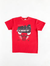 Load image into Gallery viewer, Vintage Chicago Bulls Tee Size Youth XL
