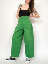 Load image into Gallery viewer, Vintage 90s Cross Colours Green High Rise Baggy Jeans Waist 31/32”
