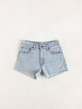 Load image into Gallery viewer, Vintage 90s Levis Light Wash Cut Off Jean Shorts Waist 28”
