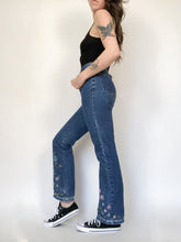 Load image into Gallery viewer, Vintage Y2K GAP Embroidered Floral Flared Mid Rise Jeans Waist 27”
