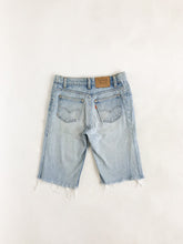 Load image into Gallery viewer, Vintage 70s Levis Orange Tab Mid Rise Cut Off Shorts Waist 28”
