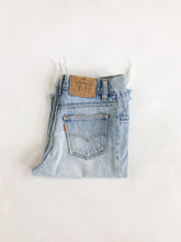 Load image into Gallery viewer, Vintage 70s Levis Orange Tab Mid Rise Cut Off Shorts Waist 28”
